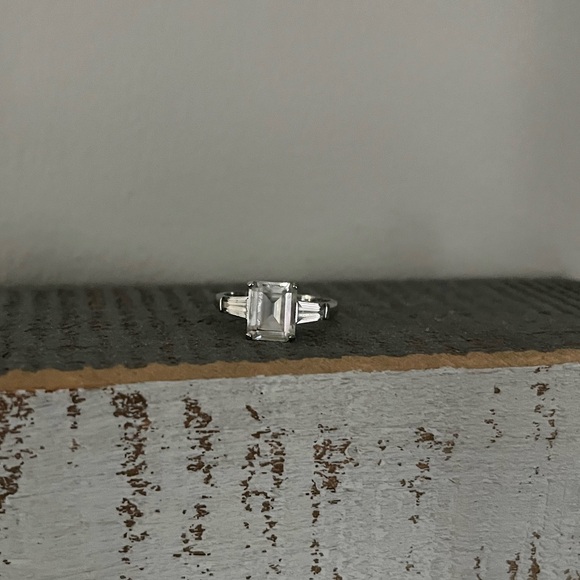 Vintage 14k White Gold Emerald Cut Cubic Zirconia Ring - Picture 1 of 7